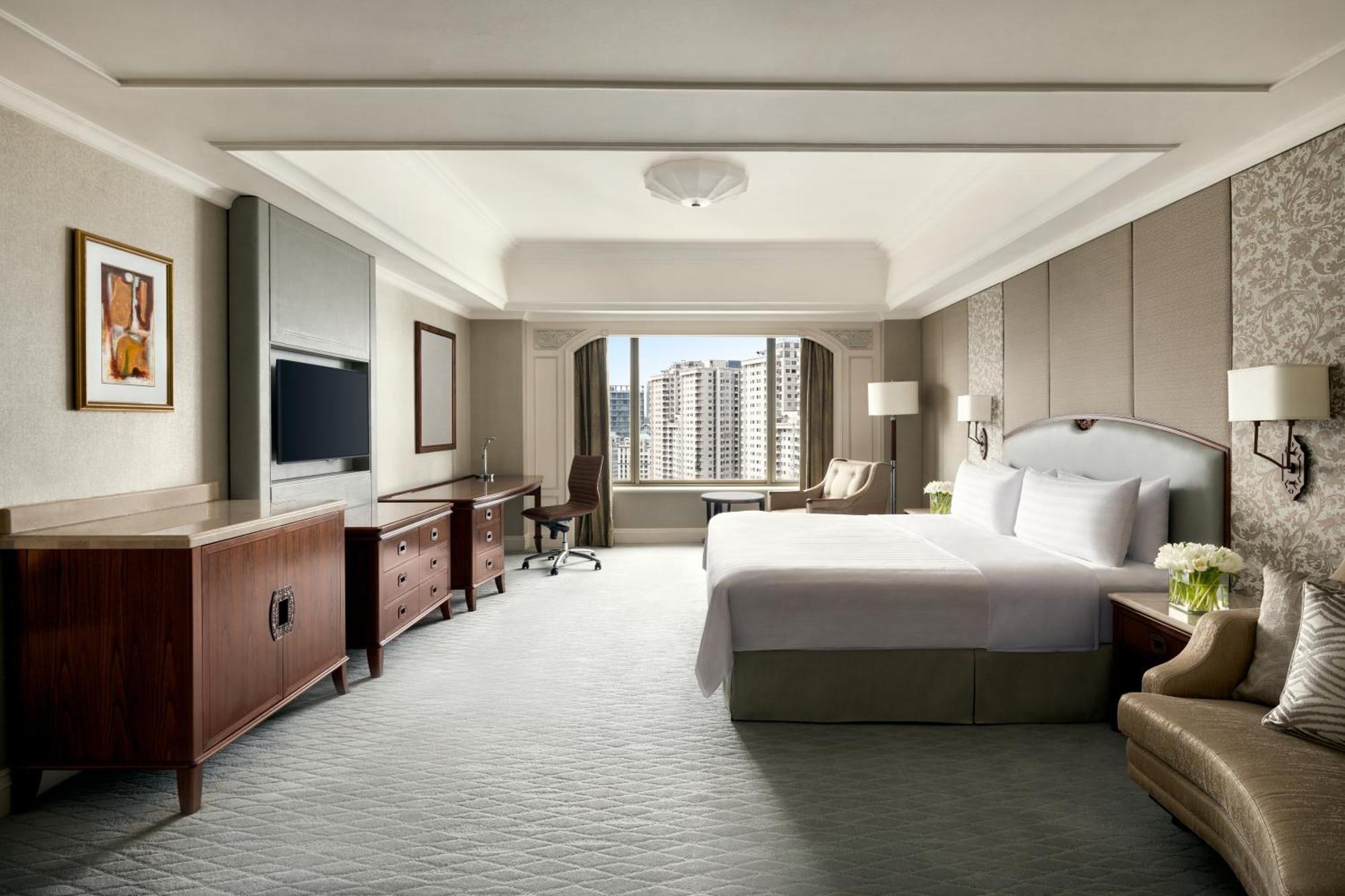Executive Suite,993162988:JPEG
